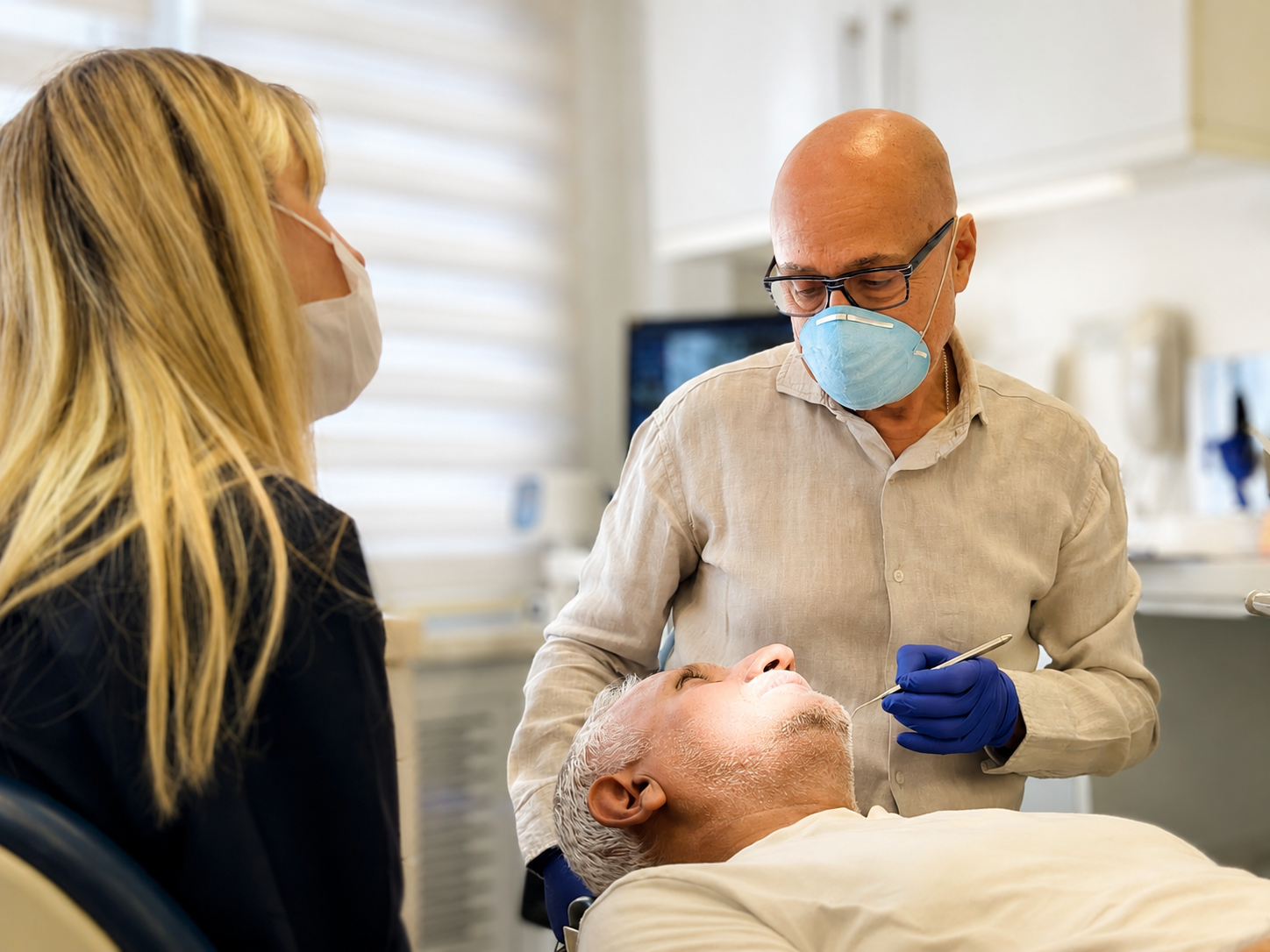 Prof. Dr. Ömer Kutay klinikte
